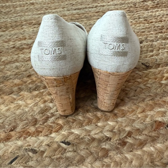 Tom’s Women’s Classic Beige Neutral Espadrille Wedge Peep Toe Sandal Size 9.5 - Picture 4 of 4
